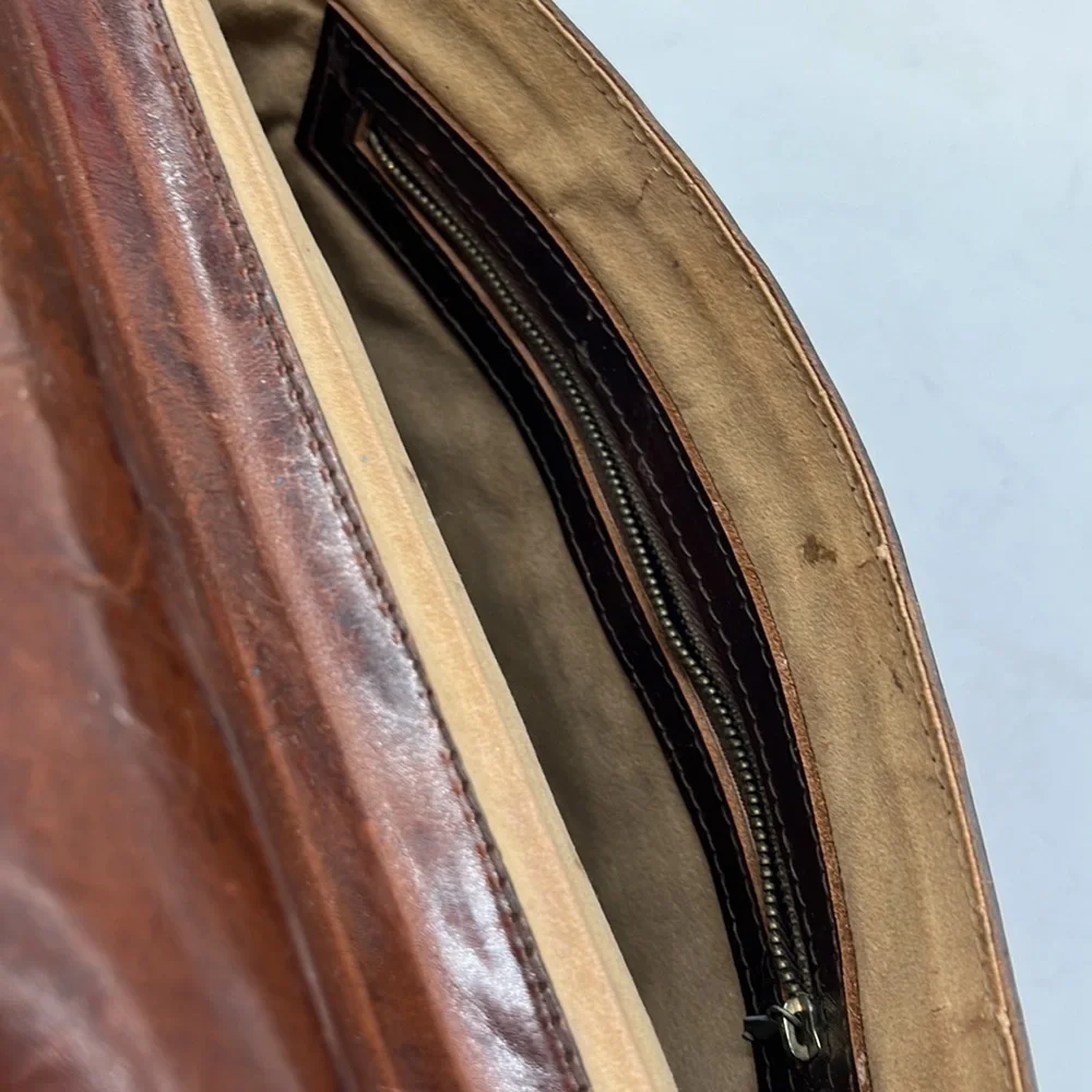 Bond Street Italy Vintage Leather Satchel. BRN3805C